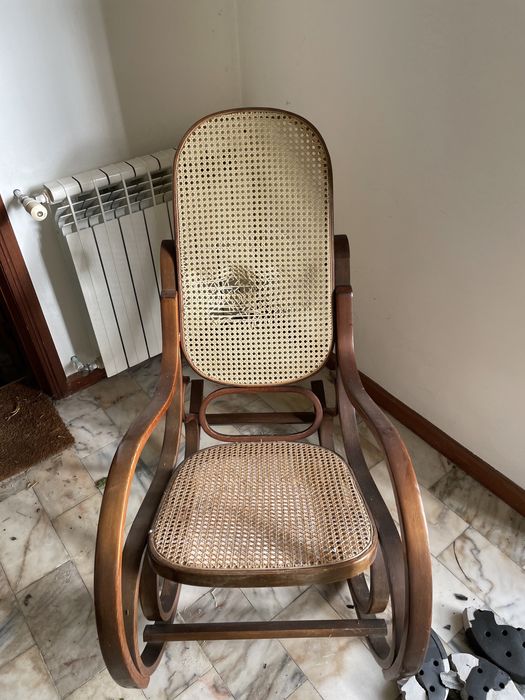 Cadeia antiga ,  cadeira a previsar de reparacao