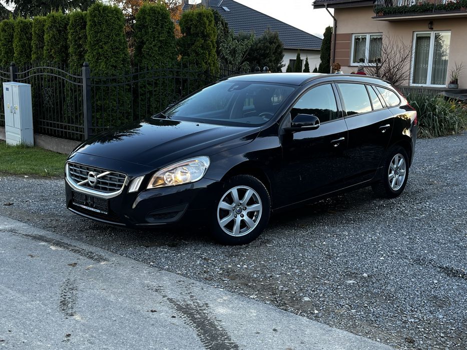 Volvo V60 D2 1.6D alufelgi navi klimatronik dwustr. ZADBANY OPŁACONY