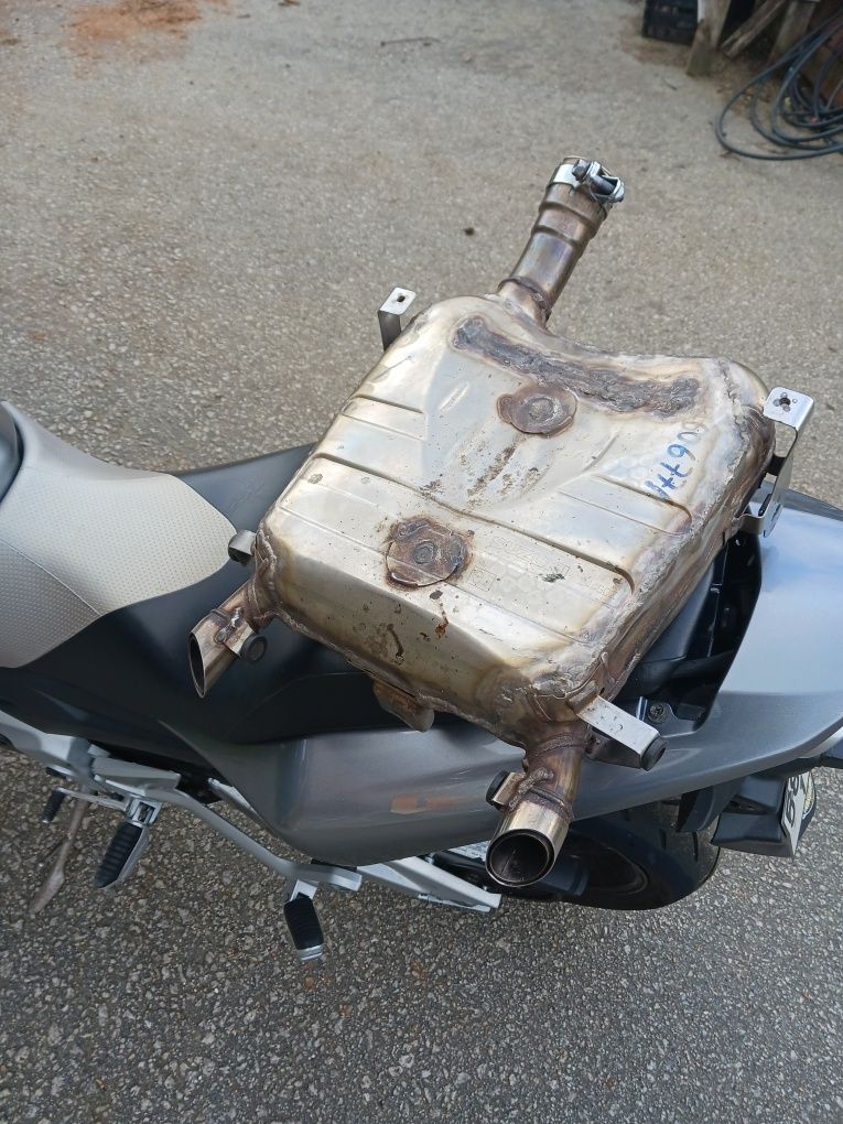Escape suzuki GSR600