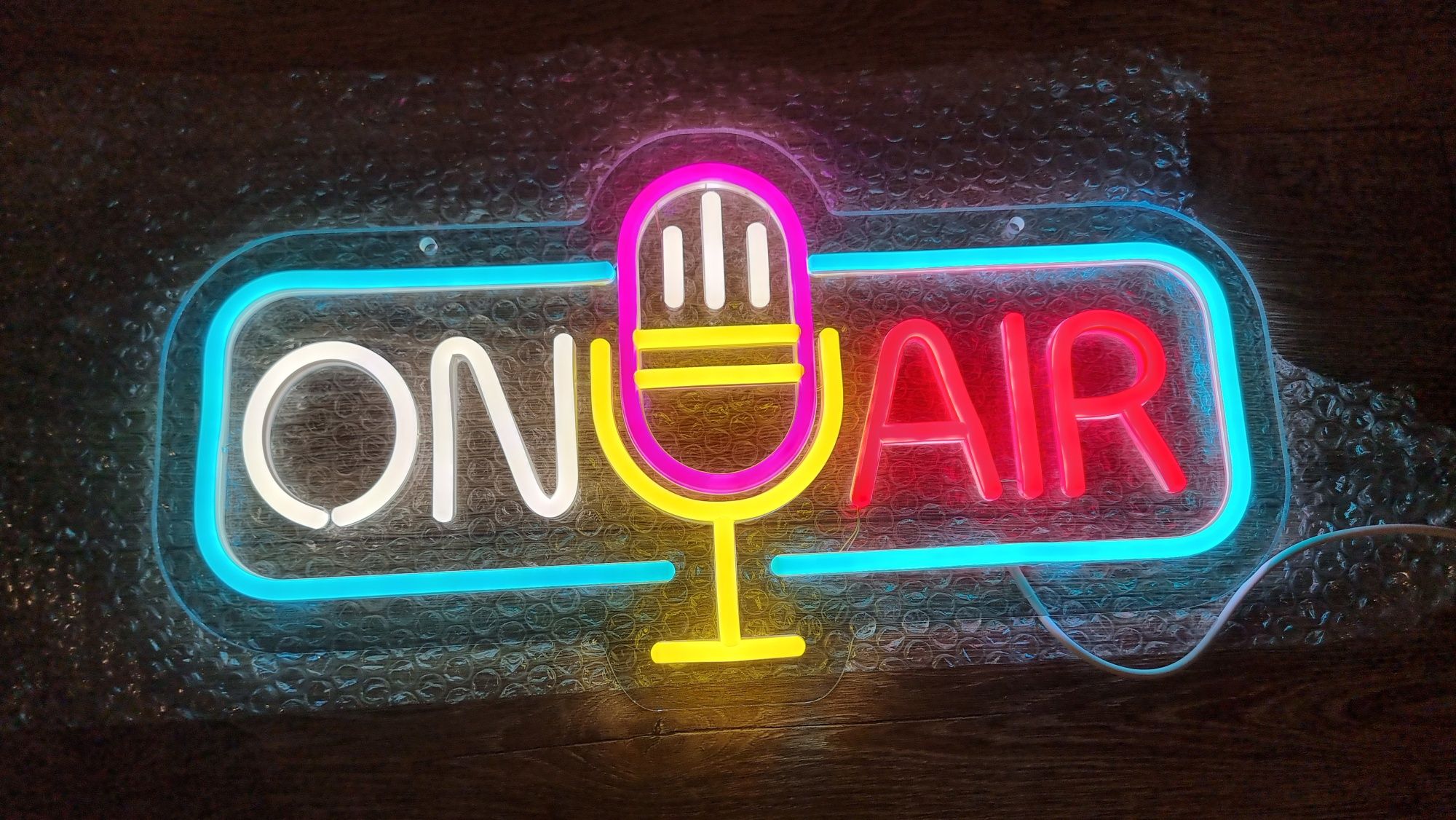 Neon led On Air ozdoba na ścianę do studia