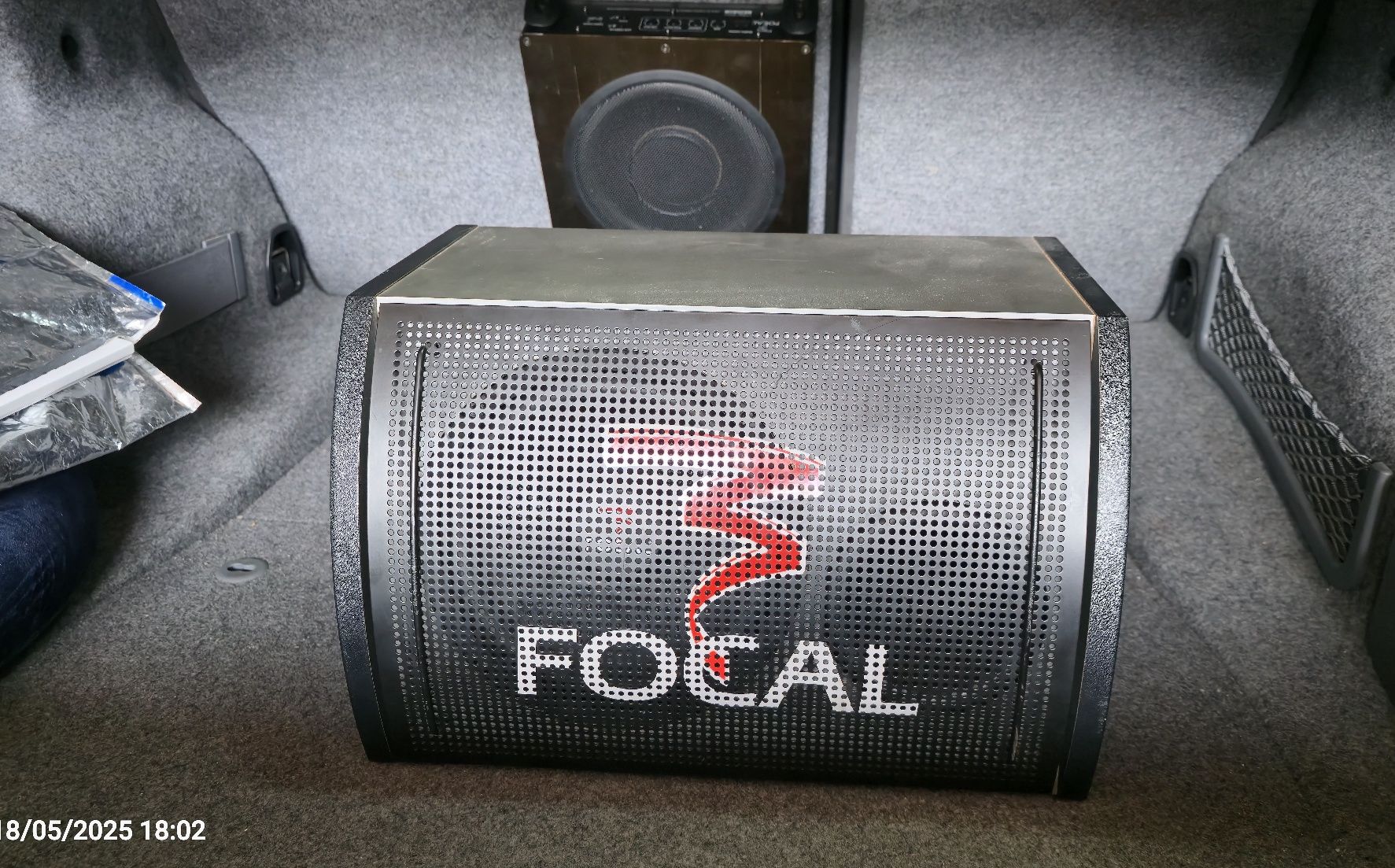 Subwoofer Focal amplificado