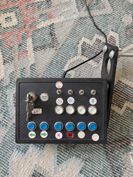 Button Box Almar że stacyjką