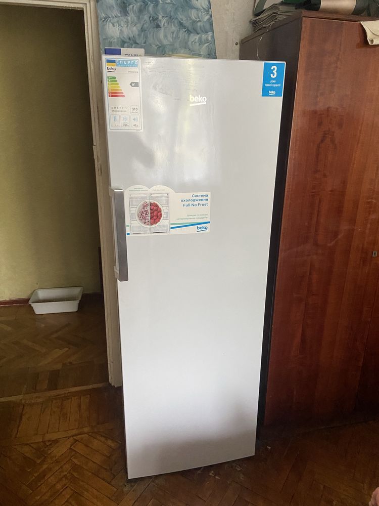 Морозильна камера Beko rfnk290t21w