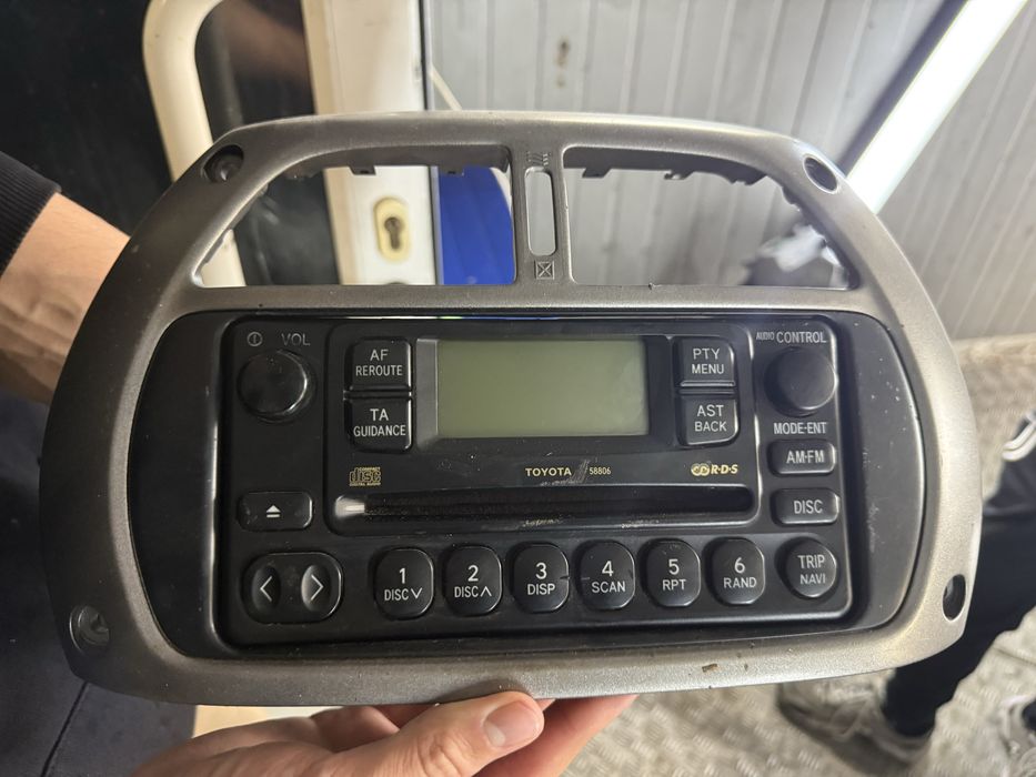 Аудиосистема бортовой Toyota Rav4  01-05