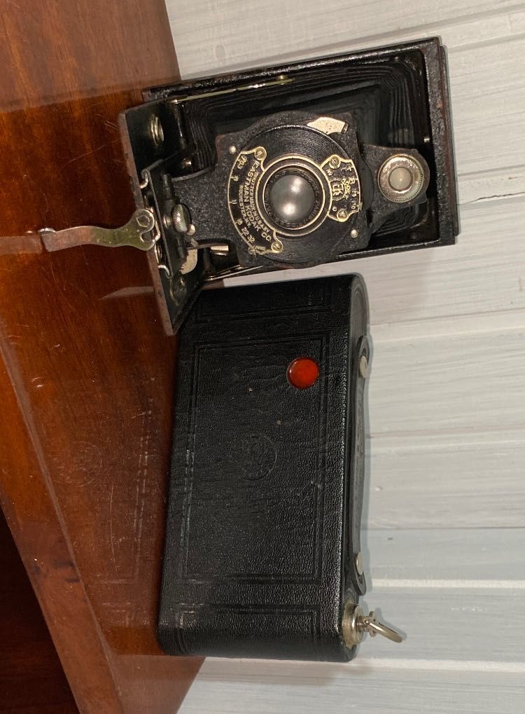 Máquina fotográfica Kodak muito antiga