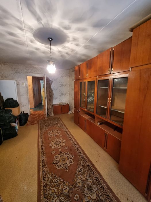 Алмазний 3-хкімнатна з гарним плануванням на 2му поверсі,  краща ціна