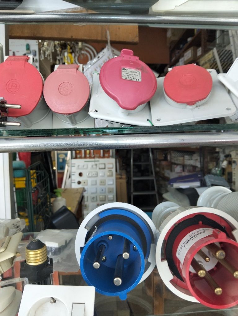 Material elétrico a preço de custo
