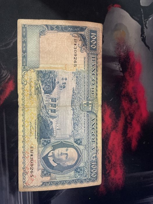 Notas de 1000 escudos do banco de angola 1970