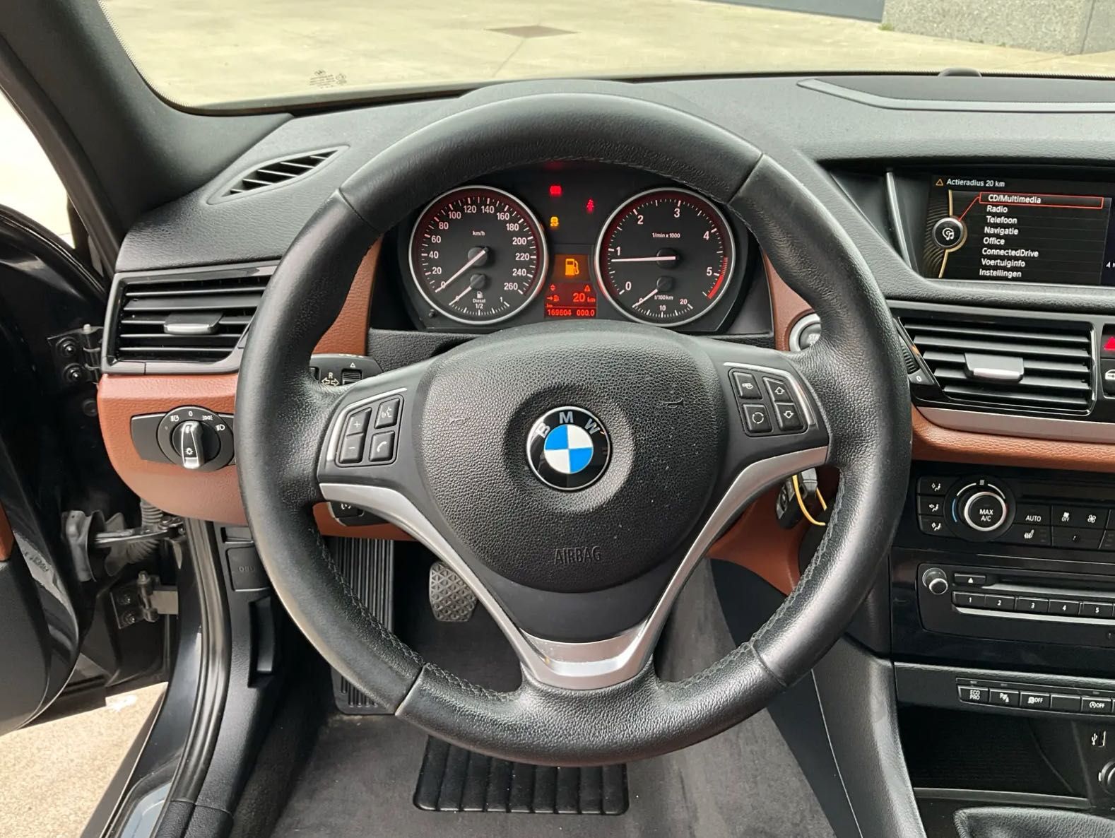 BMW X1 xDrive 2.0d 184cv | 2014 | 4x4 | Pele | Navi