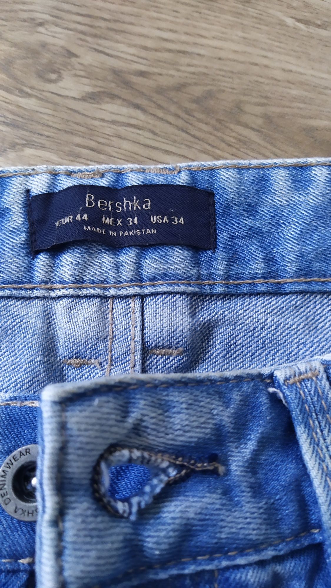 Szorty jeansowe Bershka