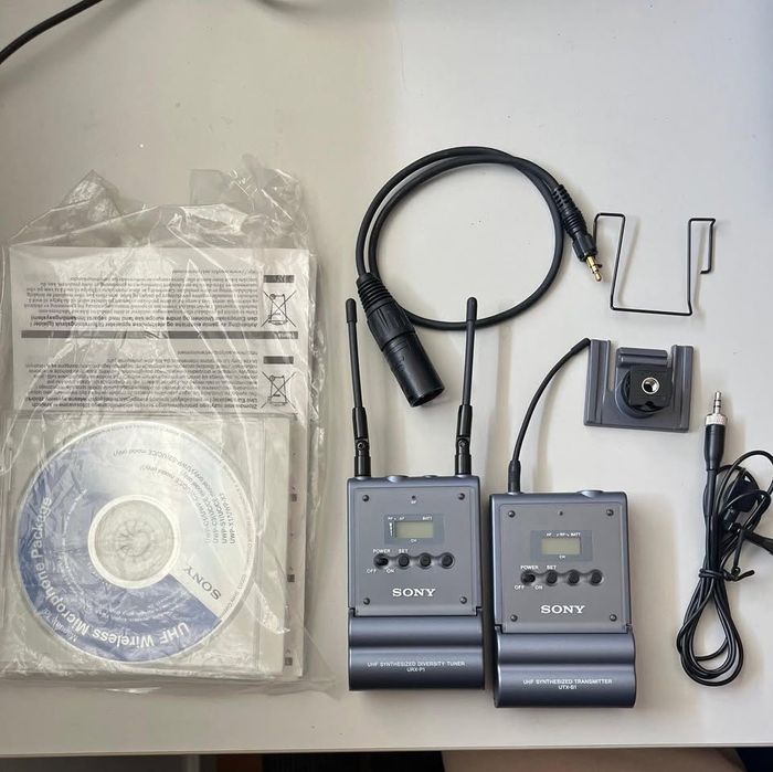 Sony UTX B1 & URX P1 Wireless Lavalier Microphone