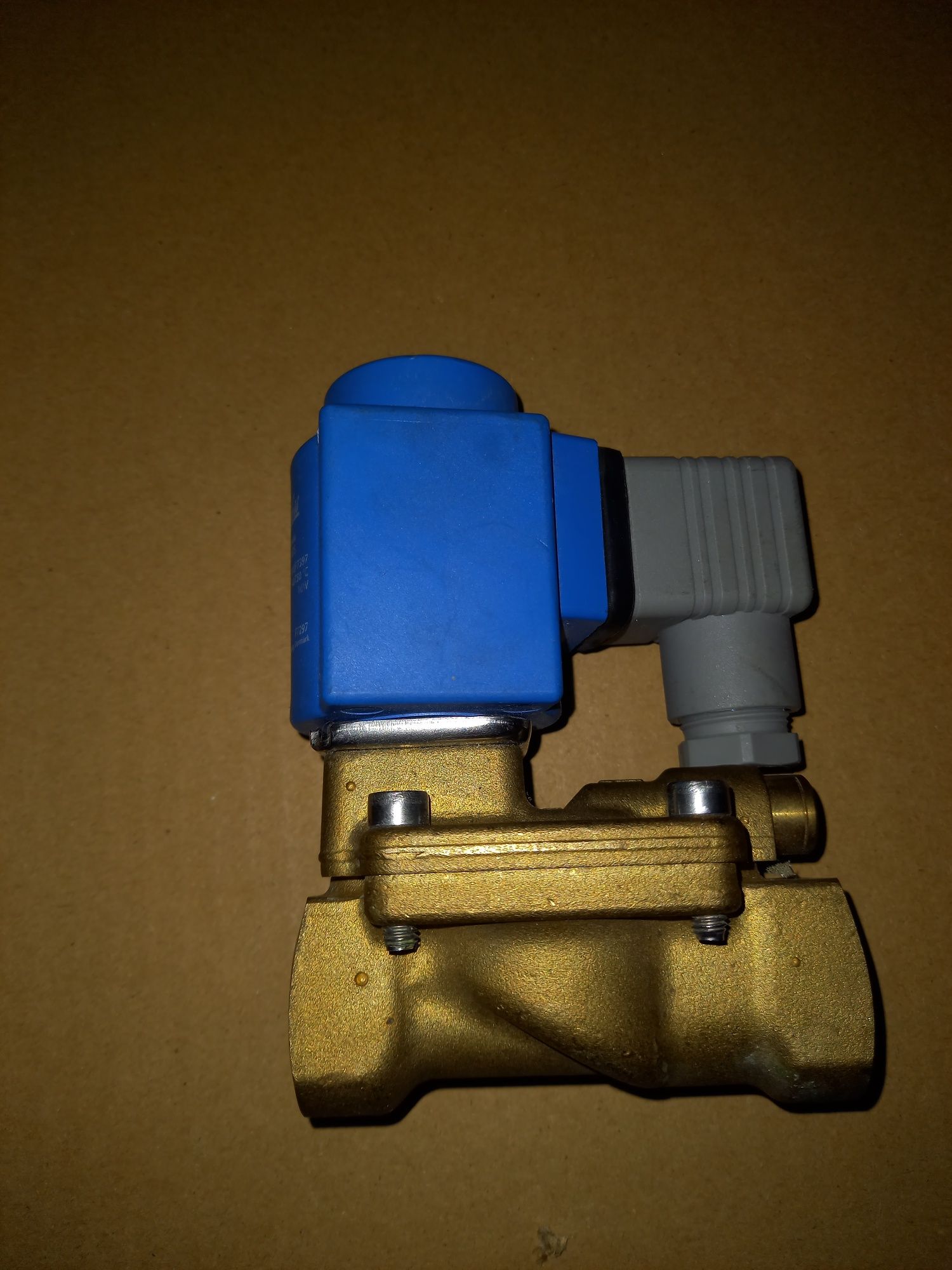 Zawór elektromagnetyczny odcinający EV220B 20B NC, G3/4", 0,3-16 bar,