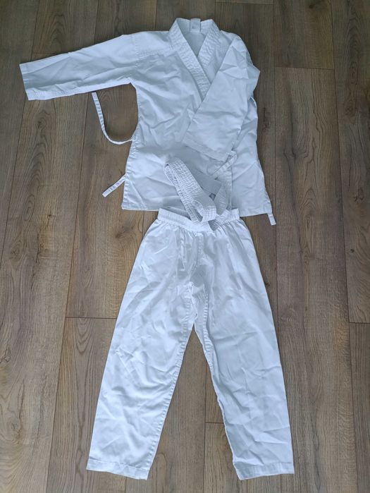 strój/kimono do karate r.130 decathlon