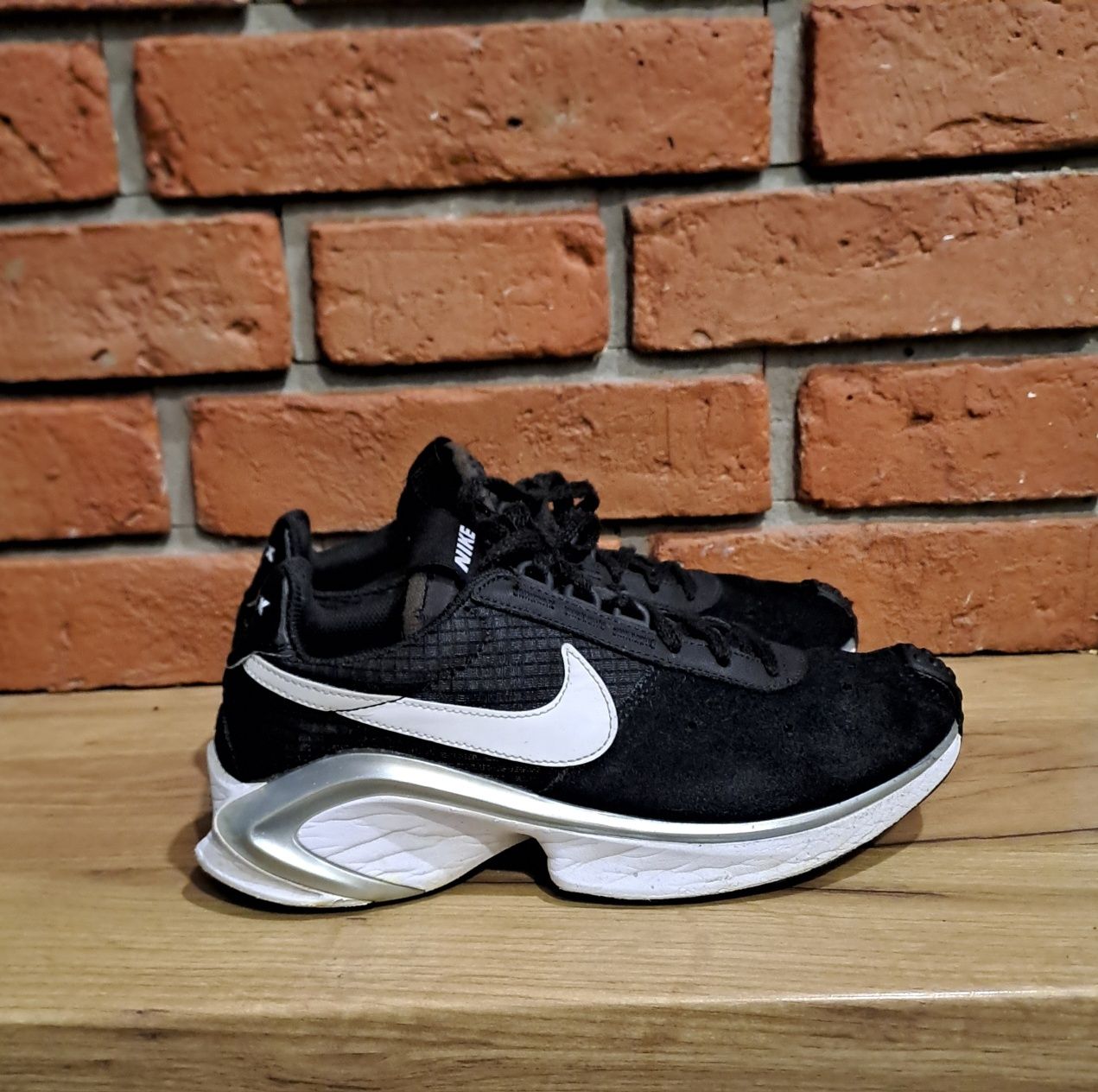 Buty nike D/Ms/X Waffle CQ0205 Black/White/Metallic Silver 40.5