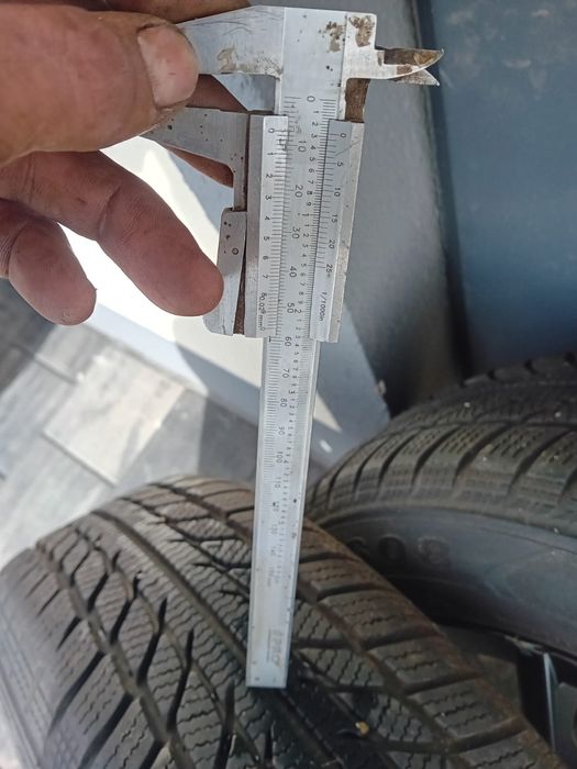 Felgi aluminiowe do Renault z oponami zimowymi 185/65 R15