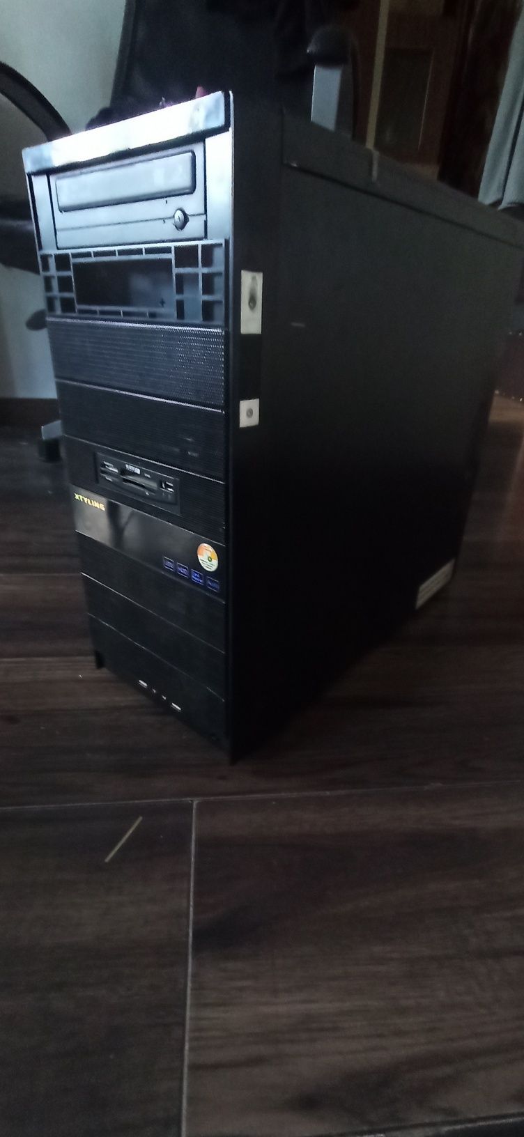 Komputer PC GA M52L-S3/AMD ATHLON 64 X2 5200/5gb/ATI 513 mb