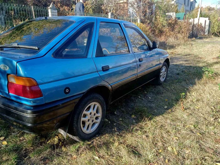 СРОЧНО.Продам автомобиль Форд Эскорт