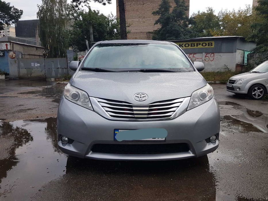 Toyota Sienna 2015год PRESTIGE