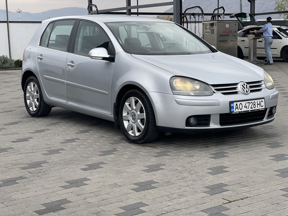 Volkswagen Golf V