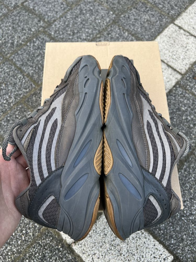 Adidas Yeezy Boost 700 V2 Mauve sneakersy brązowe daddy shoes 41 1/3
