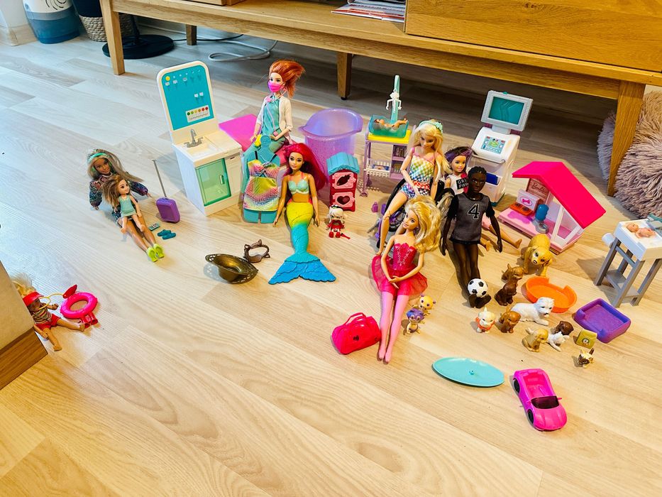 Zestaw Barbie lalka meble akcesoria