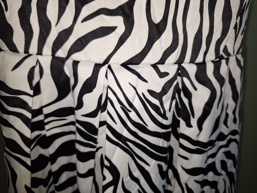 Sukienka elegancka wzór zebra Amisu 40