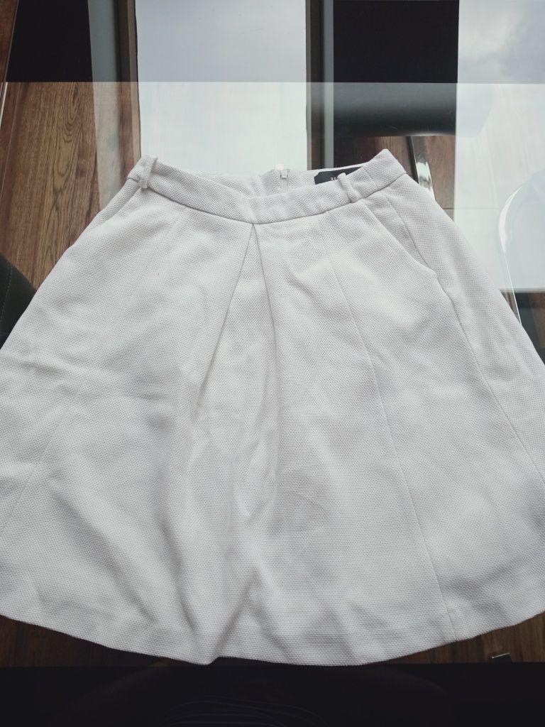 Biała spódnica Reserved 36