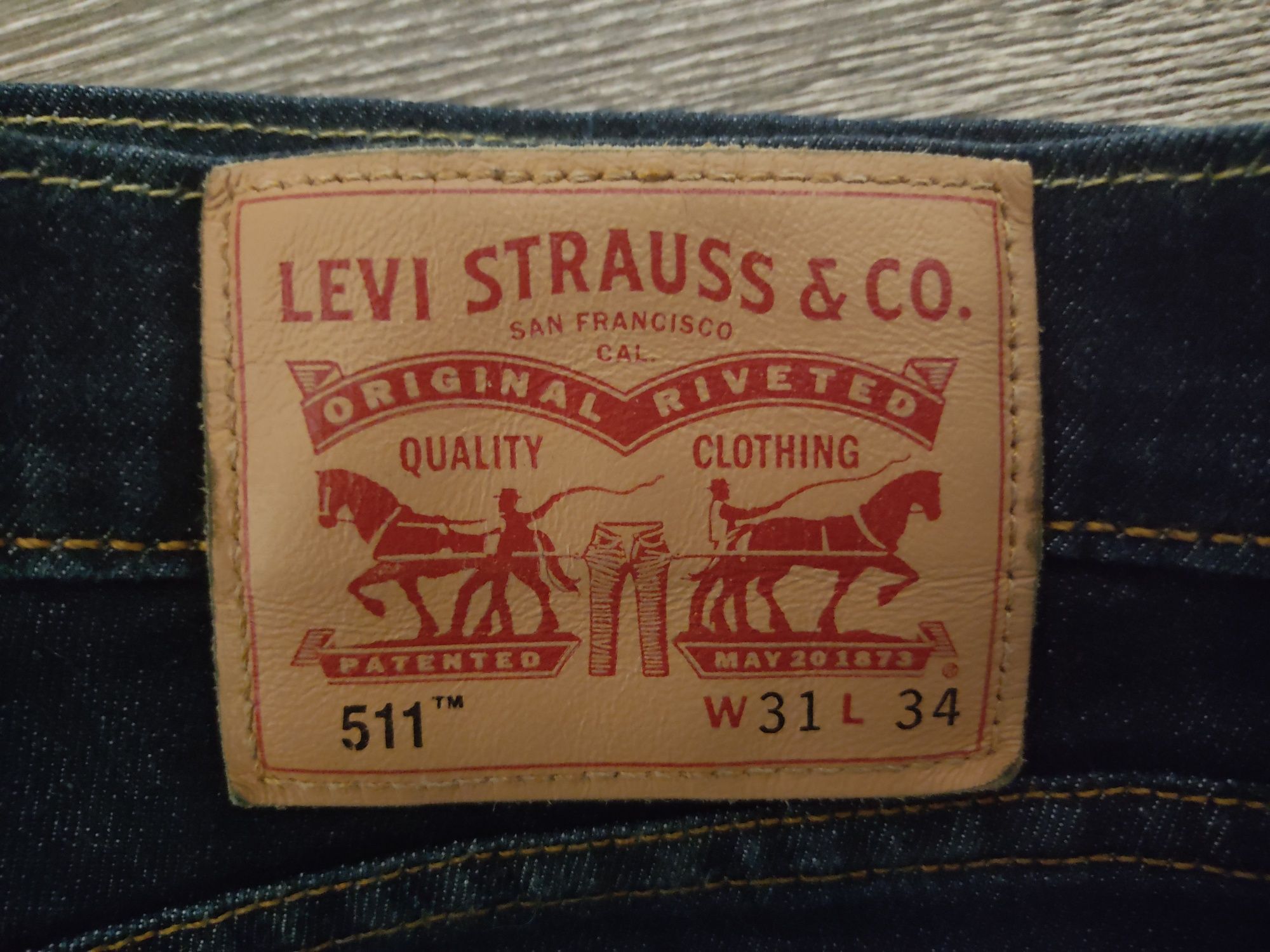 Женские джинсы Levi's