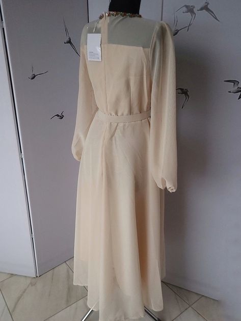 Жіноча бежева сукня з вишивкою. Нарядне довге плаття.Вишукана сукня