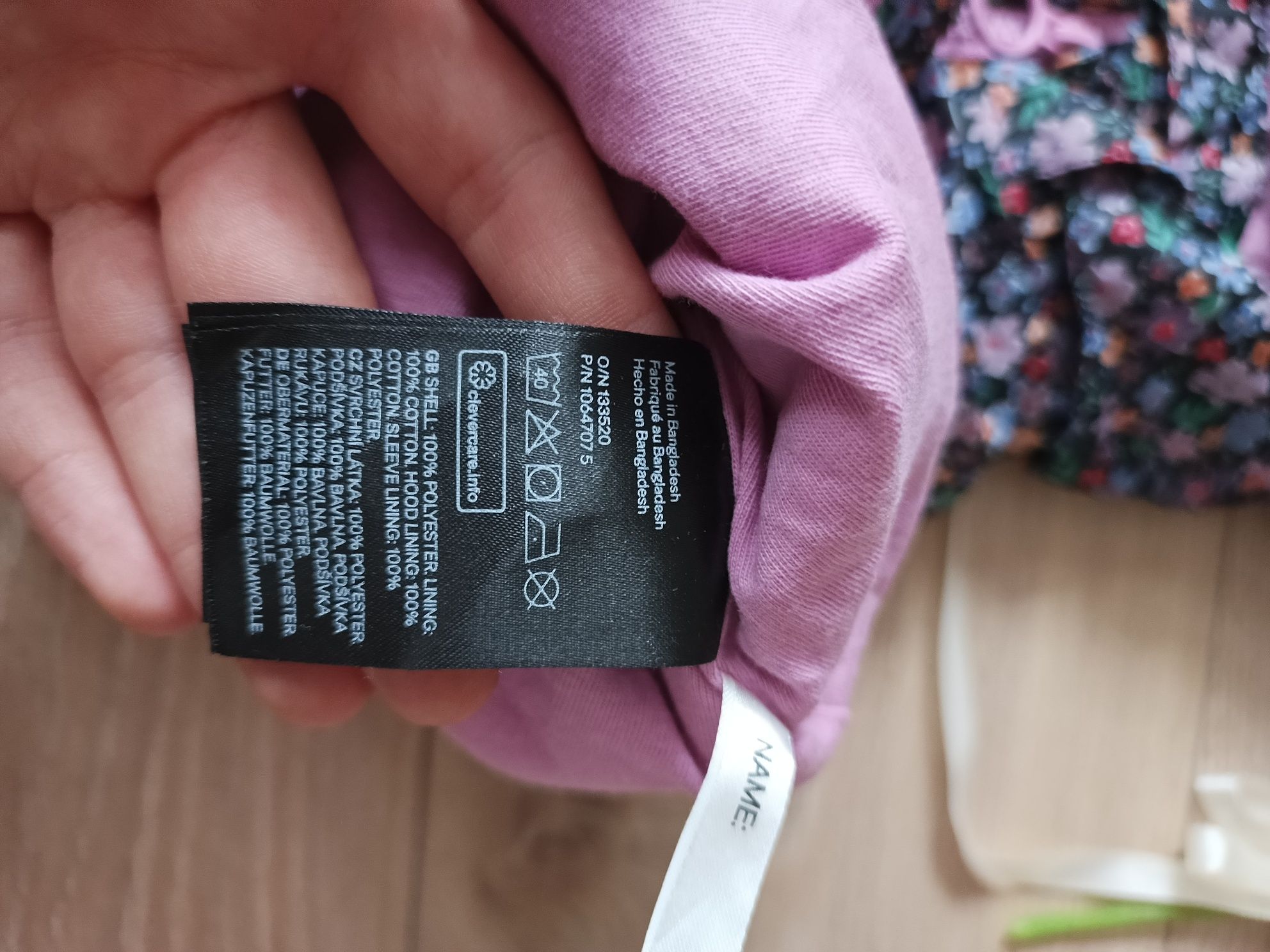 Kurtka przeciwdeszczowa H&M w rozmiarze 92 w kwiaty przejściowa