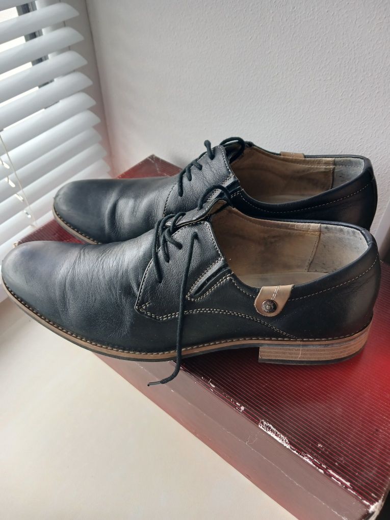 Мужские чёрные туфли 41 размер стелька 27 см