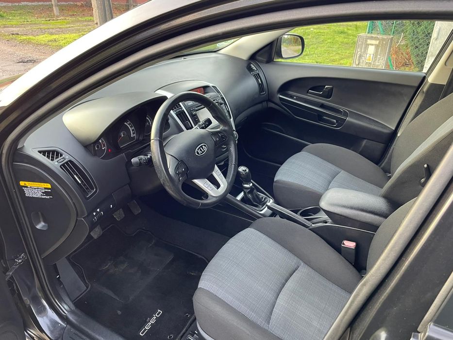 Kia cee'd 1.4 benzyna 177 tys przebieg