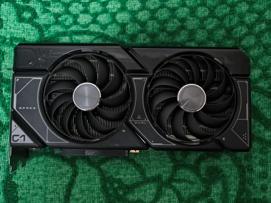 Видеокарта Asus GeForce RTX 4070 SUPER OC 12GB - Игровая - Б/у в идеал