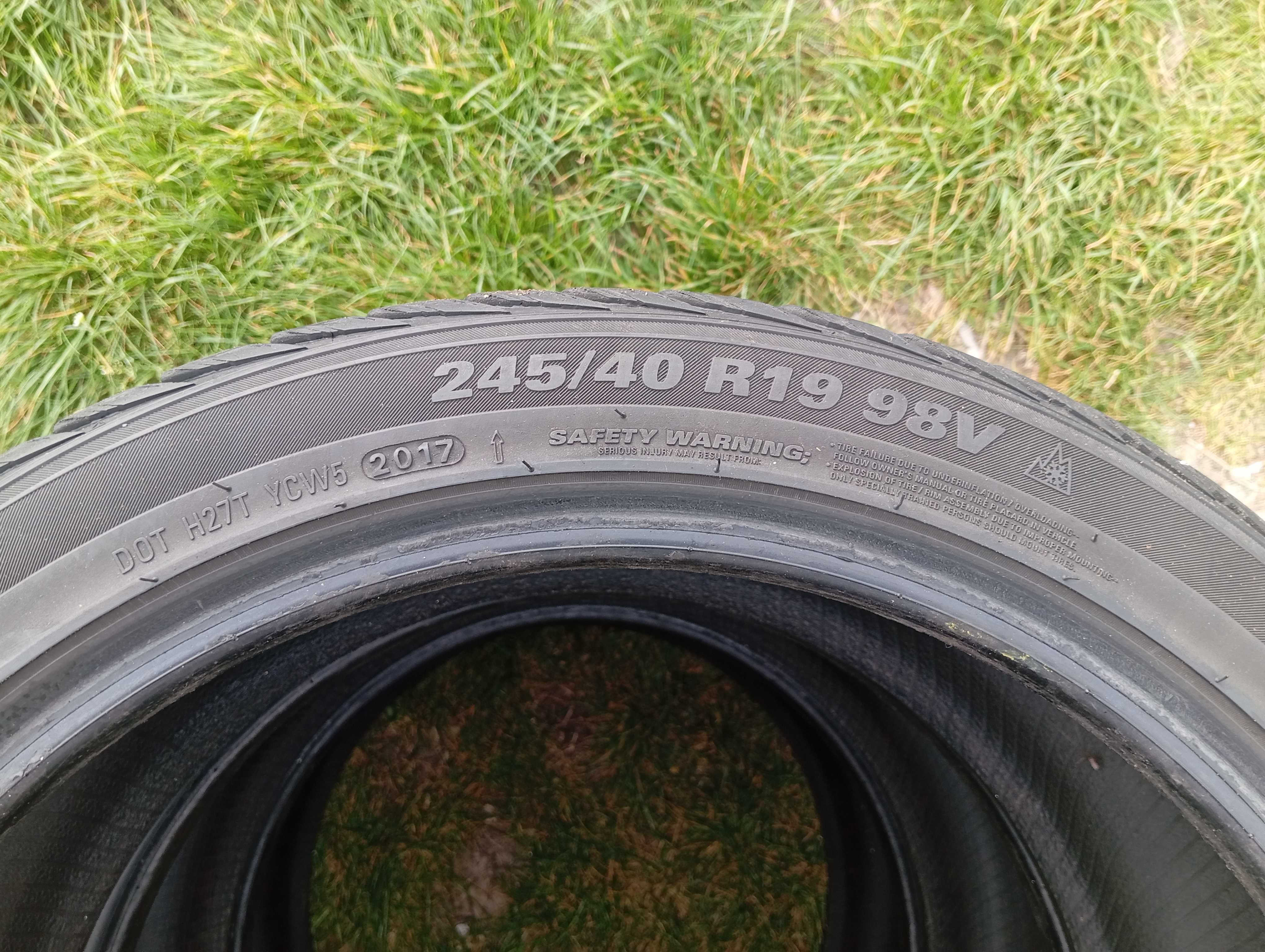 4szt zima kumho winter 245/40/19 98V XL 275/35/19 XL DOT2817 gumy 7mm