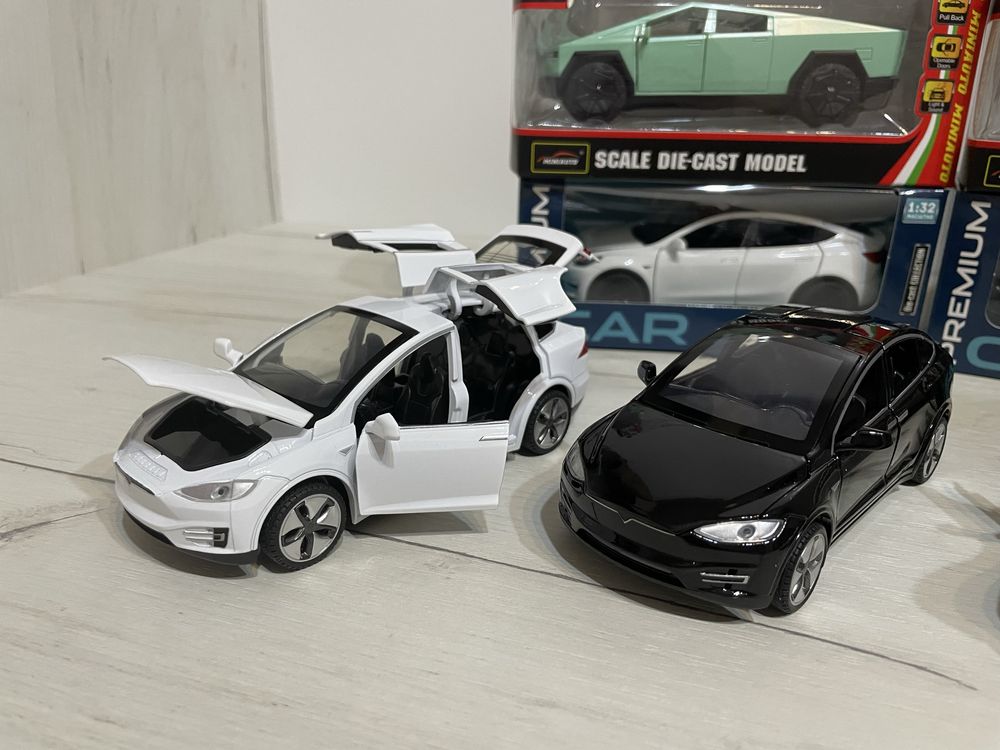 Нова машинка тесла Tesla Y S 3 кібертрак Cybertruck модель колекційна