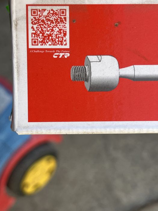 Рулевий кінцевик левий на мазду 6