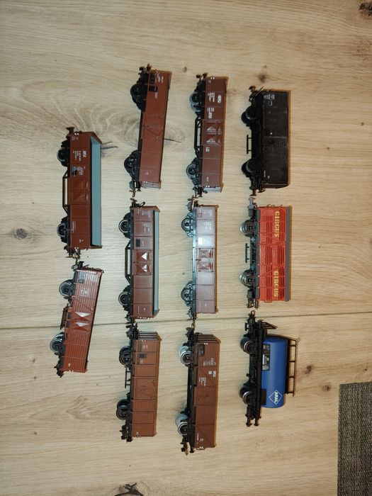 Zestaw wagonów Piko w skali H0