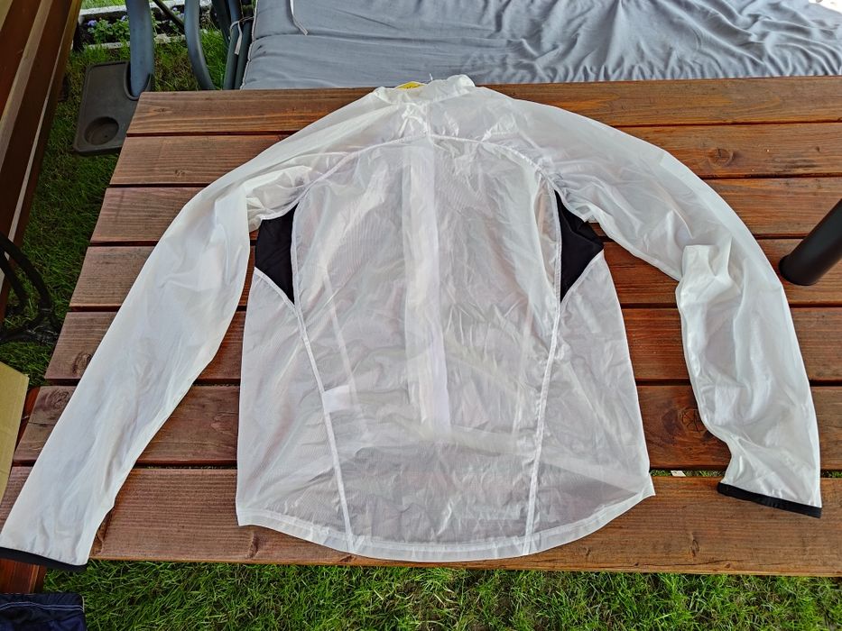 Pella zero wind waterproof