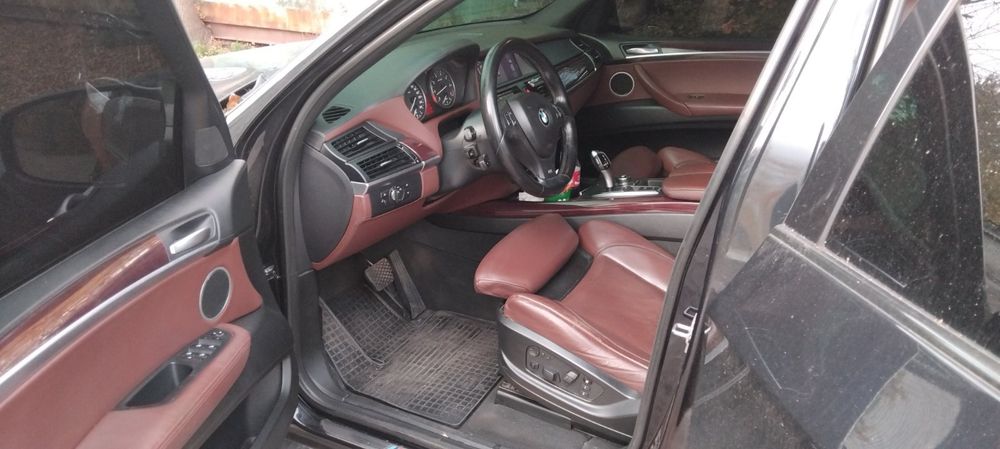 Продам BMW X5 4.4