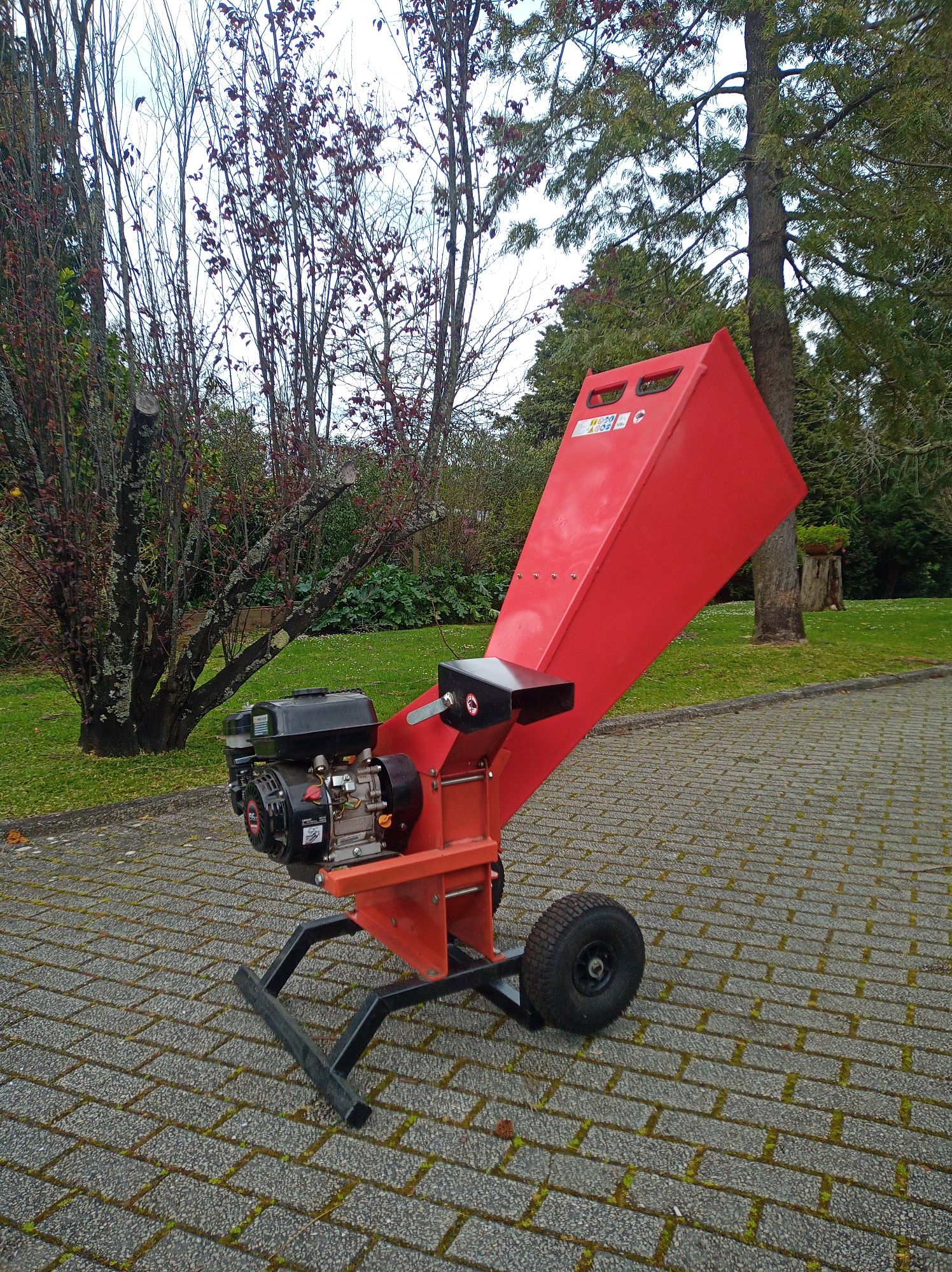 Ralador de madeira /wood chipper Honda com manual