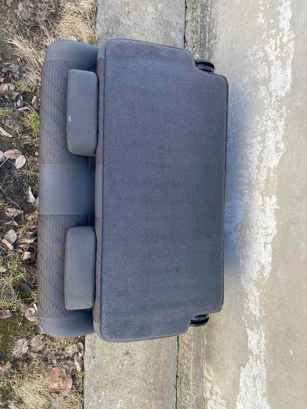 Сидіння, сідушка, диван задній VW Caddy III , 1,2,3 ряд