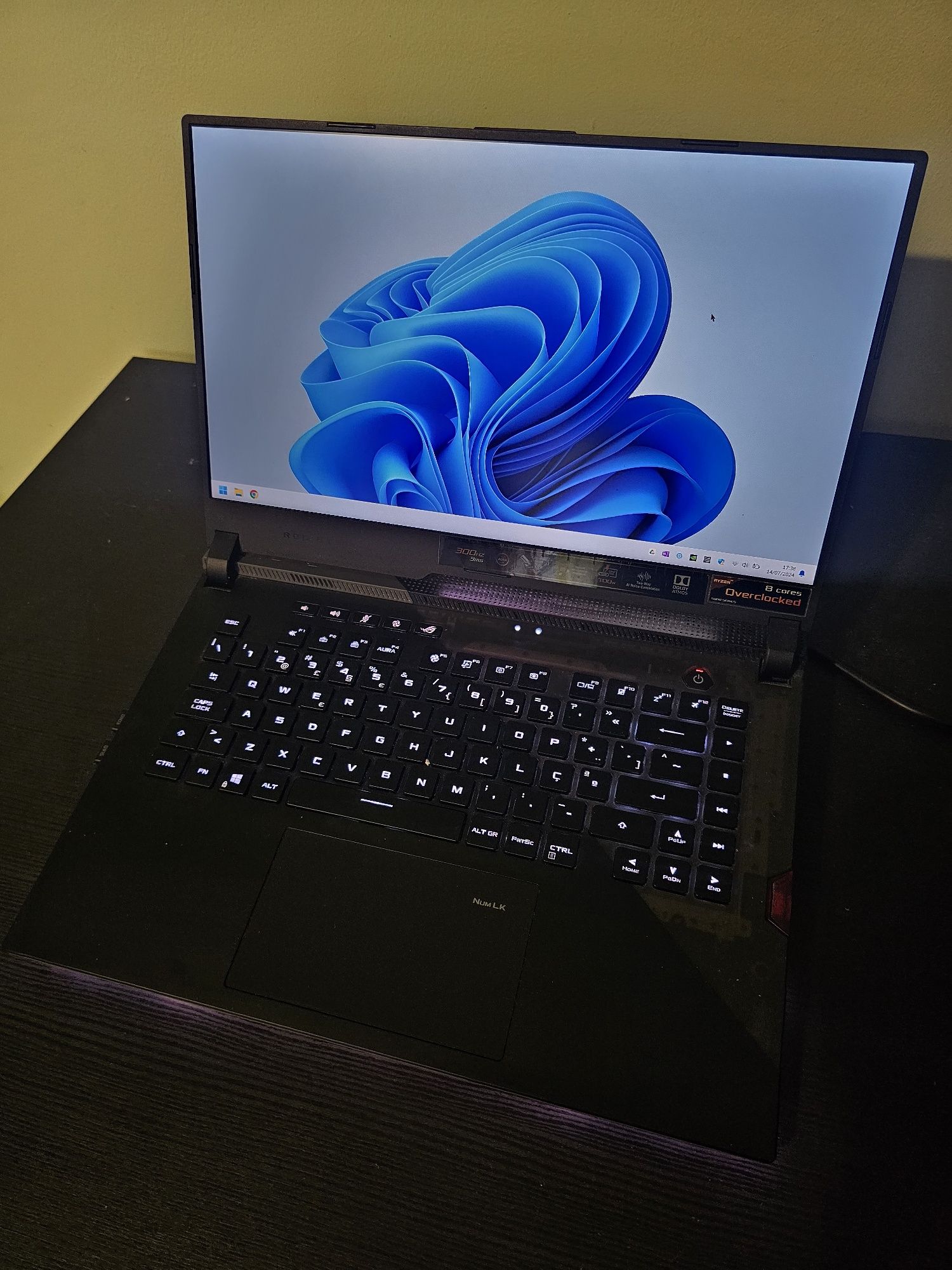 ASUS ROG Strix G533QS Ryzen 9 5900HX 32GB RAM RTX 3080