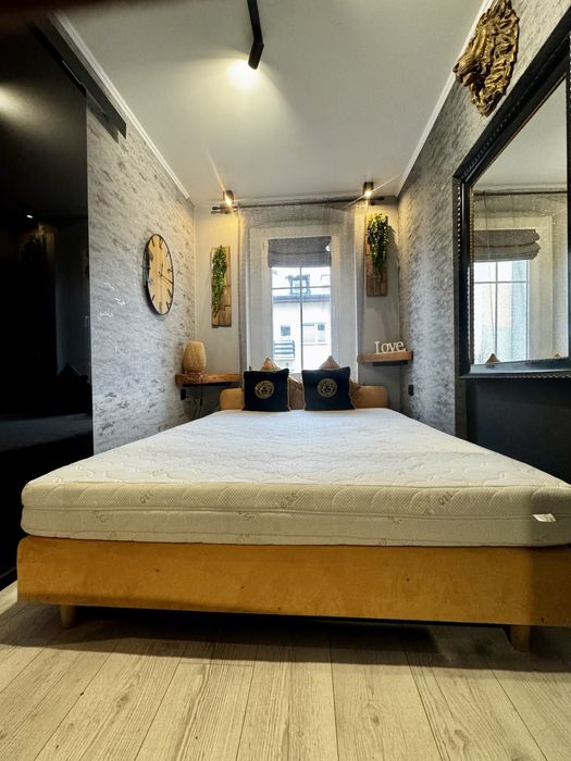 Miodowe Łóżko jmb 160cm z bardzo wygodnym materacem