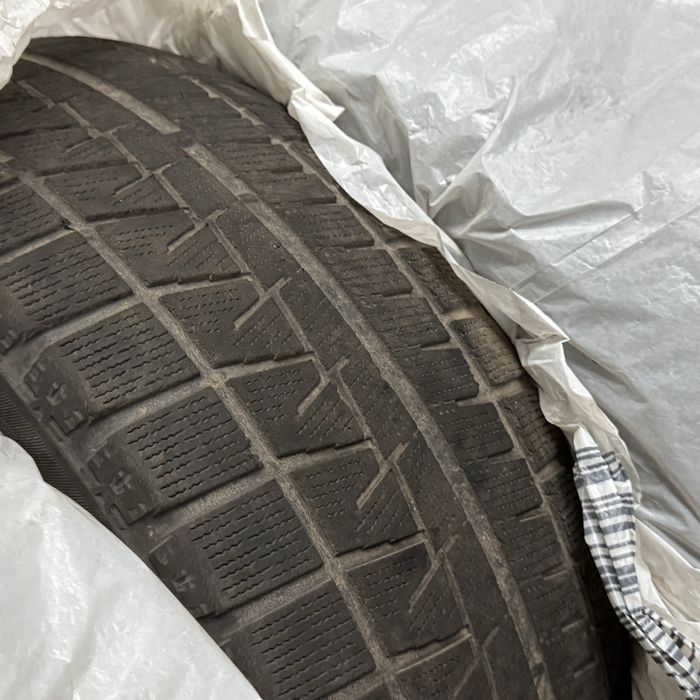 Гума Bridgestone Blizzak зима 215/55/17