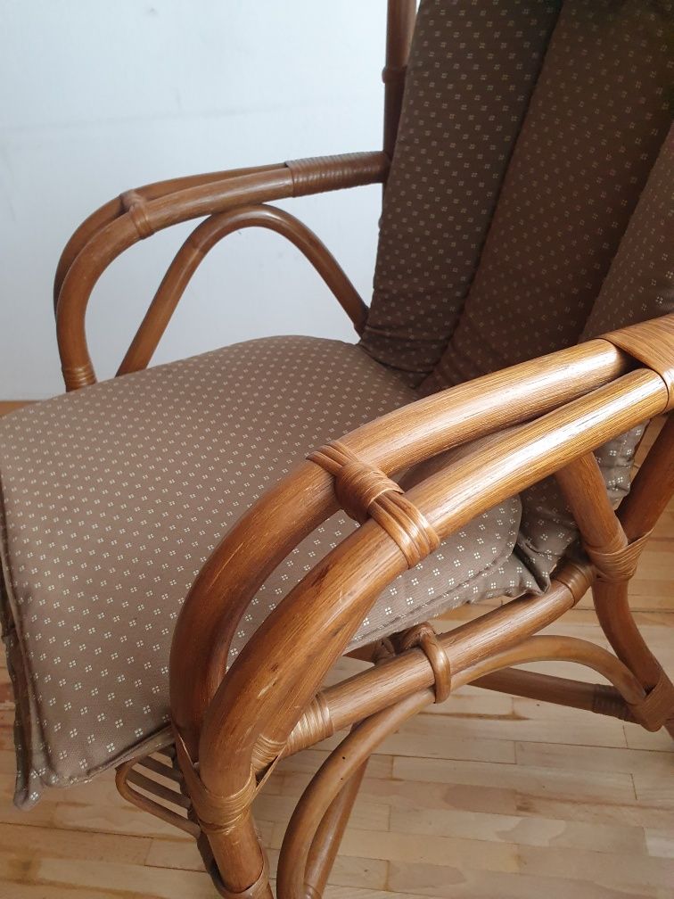 Solidny fotel bambusowy