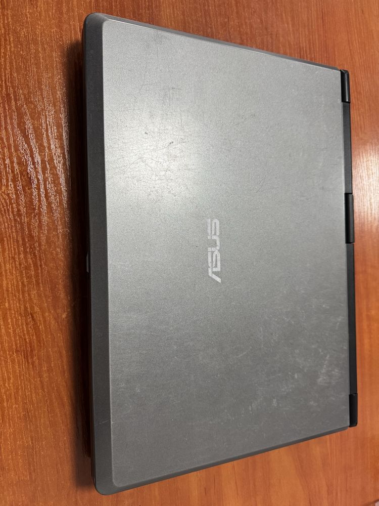 Ноутбук ASUS X 51 RL