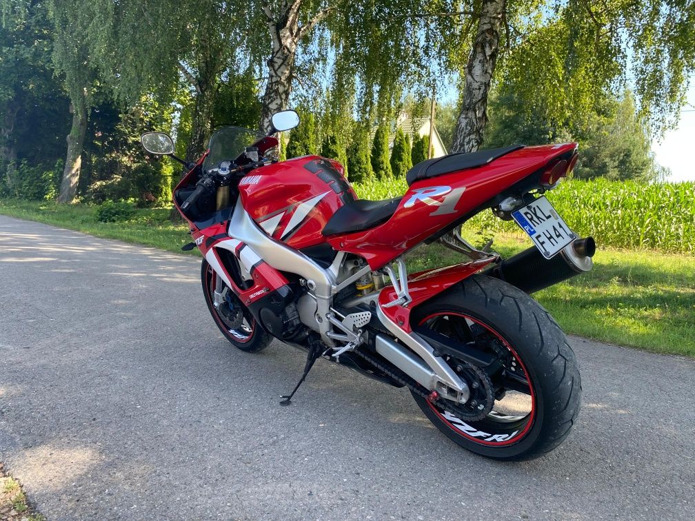 Yamaha R1 RN 04 2001
