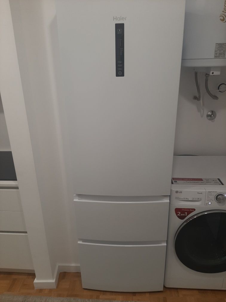 Frigorífico combinado Haier (No frost - 190,5cm - 348 L)