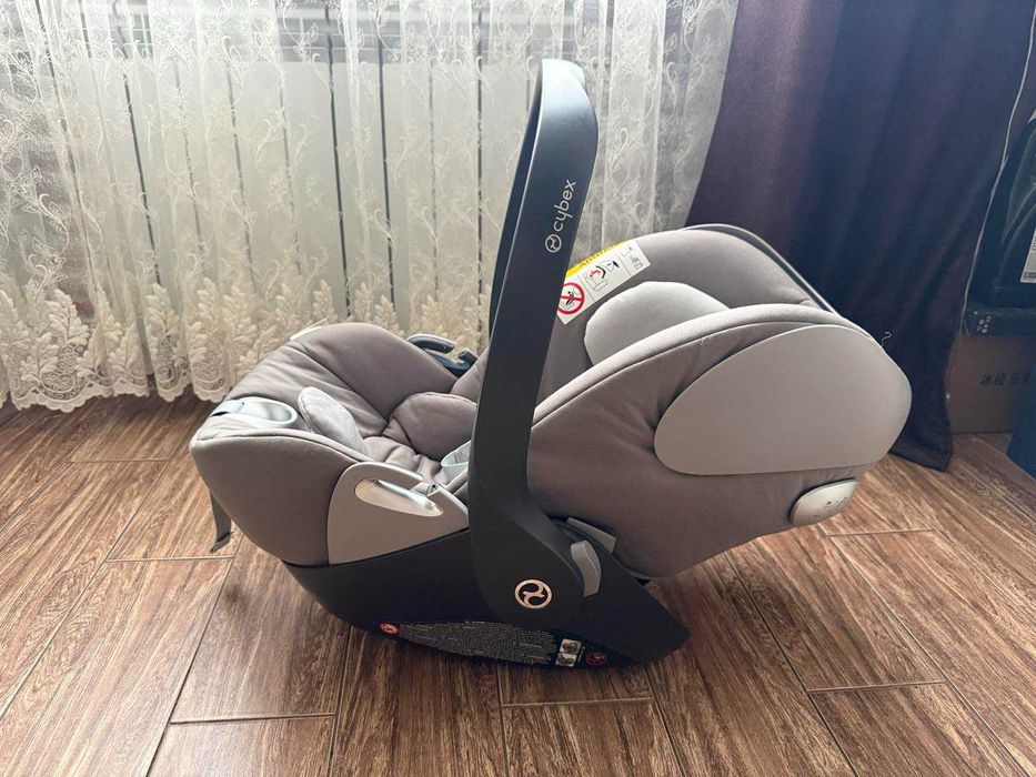 Автокрісло CYBEX Cloud Q Platinum з базою(ISOFIX) та адаптерами