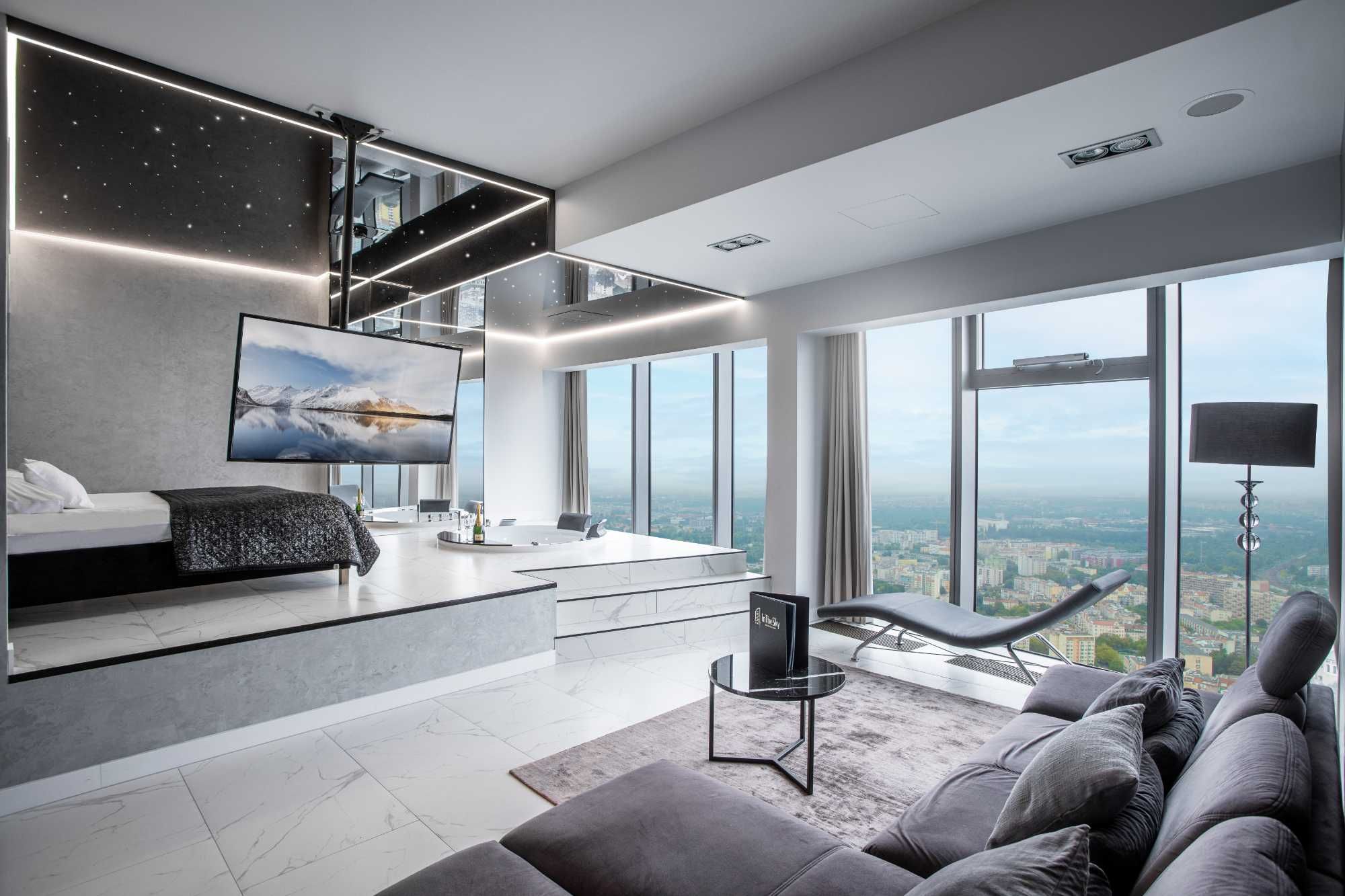 Luksusowy apartament z jacuzzi w Sky Tower